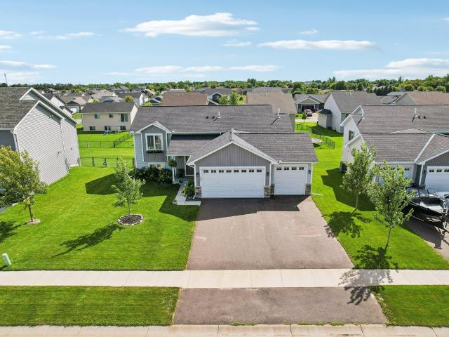 House for sale in Isanti, Isanti County