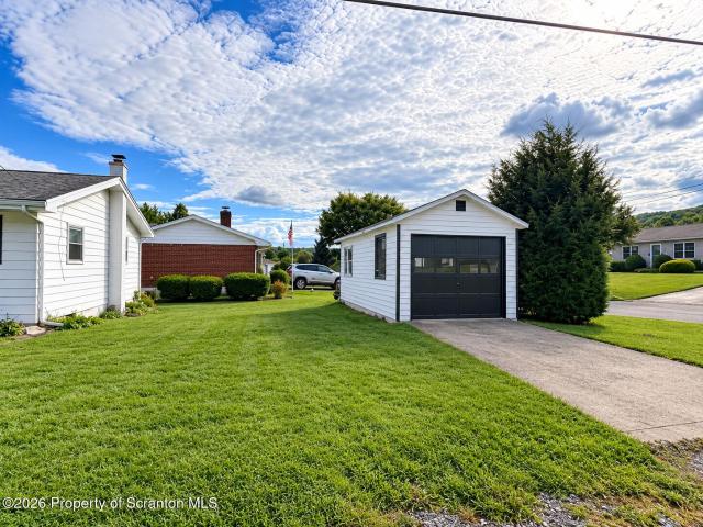 House for sale in East Jermyn, Jermyn