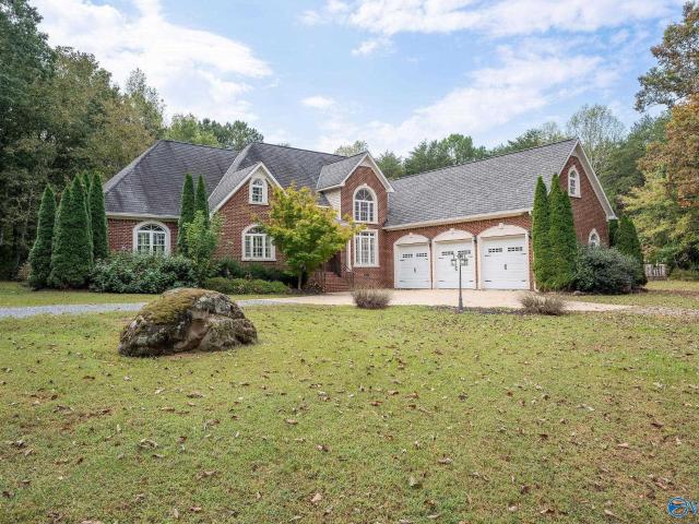 House for sale in Fort Payne, DeKalb County