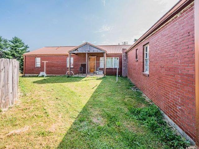 Commercial for sale in Cave City