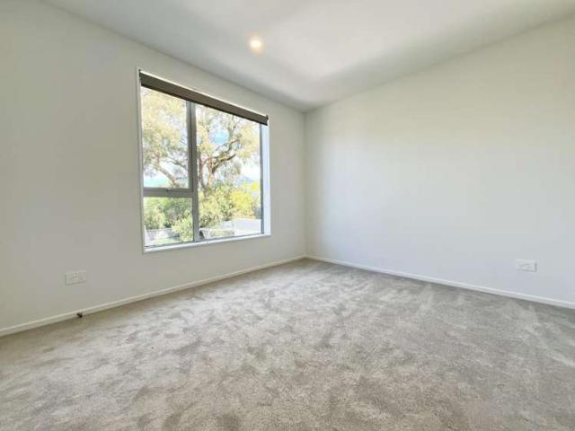 Townhouse for rent in Canterbury