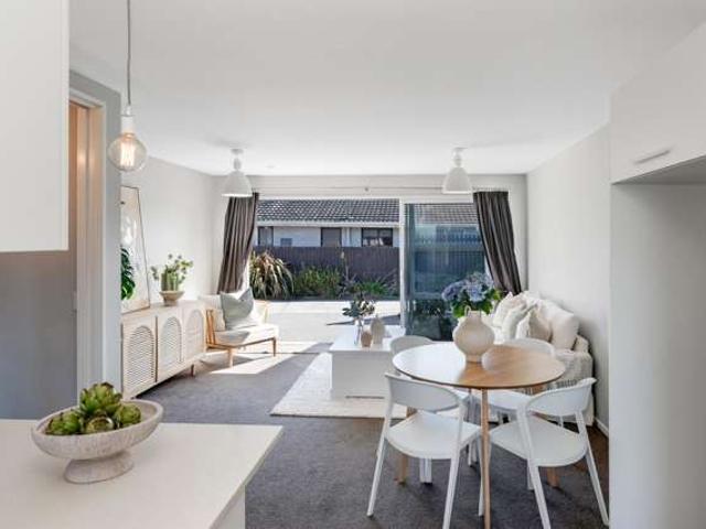 Apartment for sale in Heathcote, Canterbury
