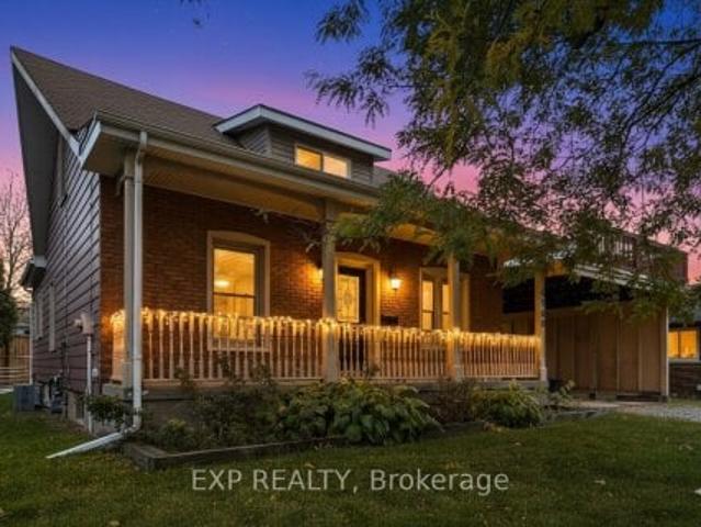 Duplex for sale in Niagara, Ontario