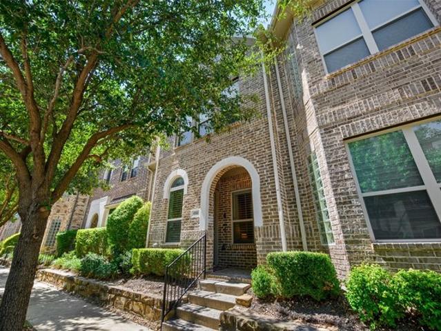 Townhouse for sale in Denton, Texas