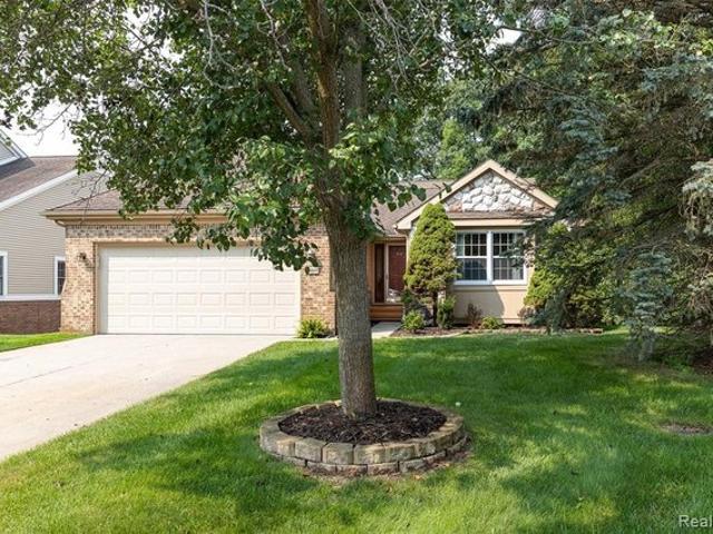 Condo for sale in Novi, Michigan
