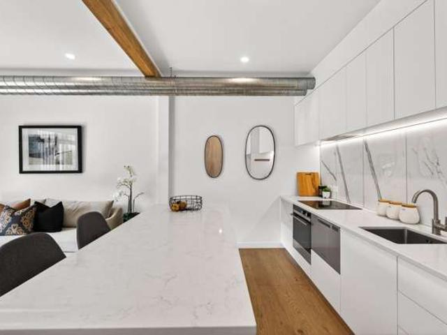 Townhouse for sale in Paremoremo