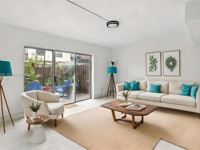 Townhouse for sale in Davie, Florida