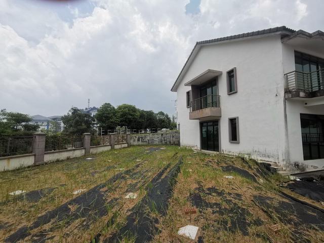 Terraced House for sale in Malaka