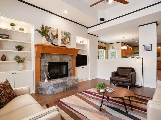 House for sale in Stonegate, Grapevine