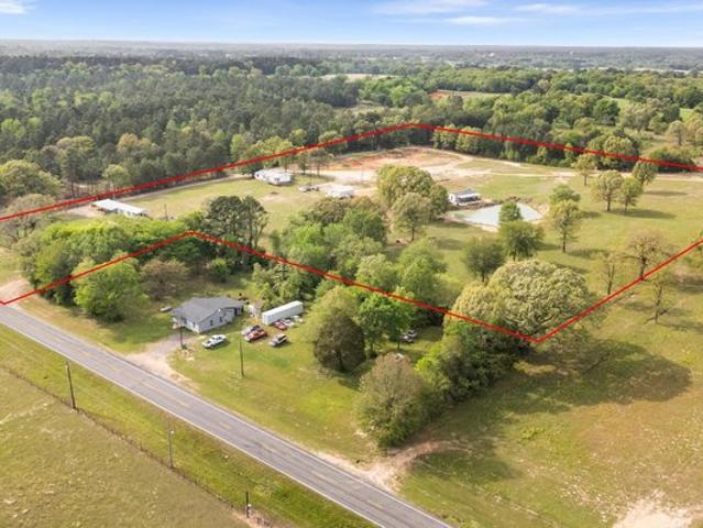 House for sale in Henderson, Texas