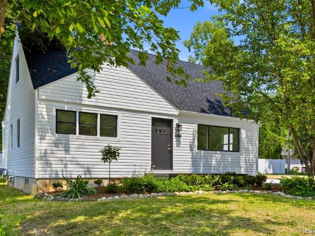 House for sale in Waterford, Michigan