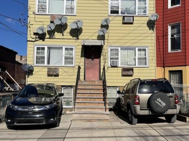House for sale in Hudson, New Jersey