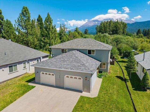 House for sale in Mount Shasta, California