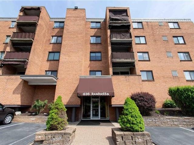 Condo for sale in Oakmont, Pennsylvania