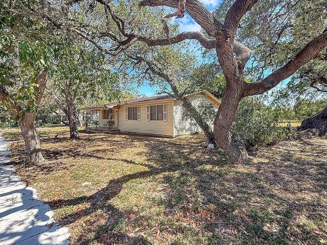 House for sale in Flatonia, Fayette County