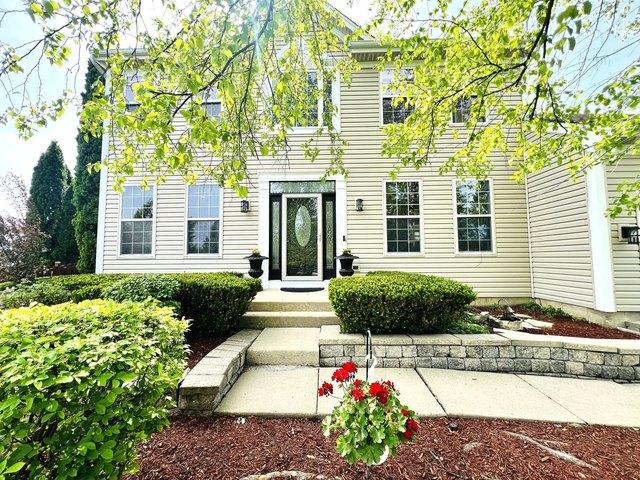 House for sale in Lindenhurst, Illinois