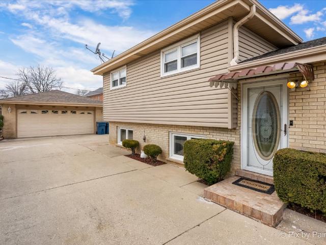 House for sale in Itasca, Illinois