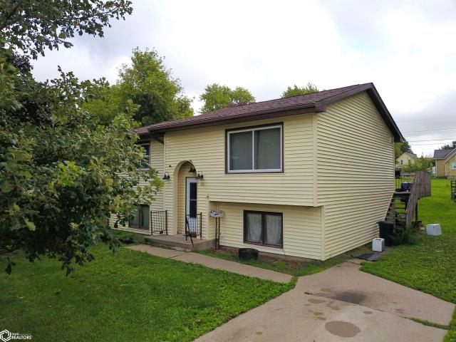 House for sale in Grinnell, Poweshiek County
