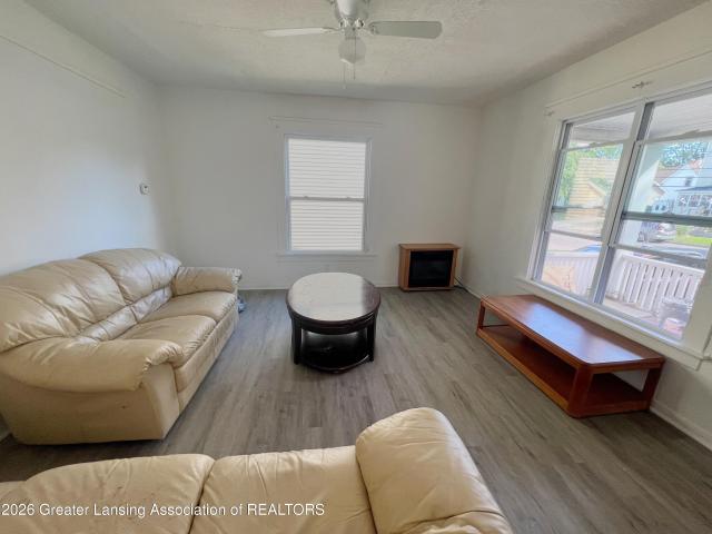 House for sale in Willow, Lansing