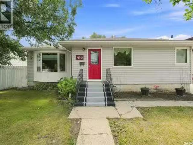 House for sale in Queen Elizabeth, Saskatoon