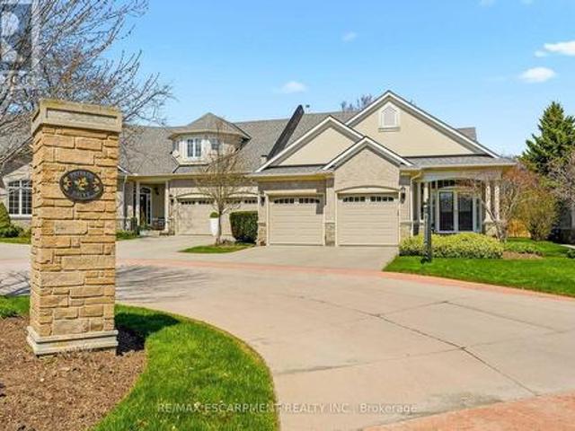Townhouse for sale in Burlington, Ontario