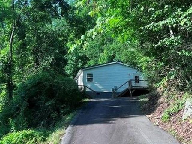 House for sale in Lansing, North Carolina