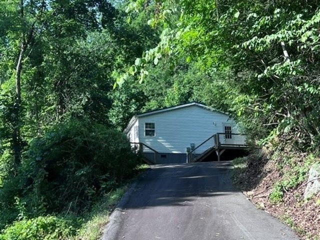 House for sale in Lansing, North Carolina