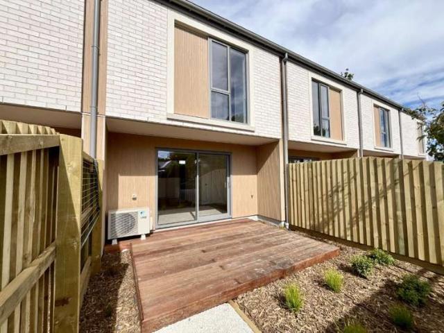 Townhouse for rent in Canterbury