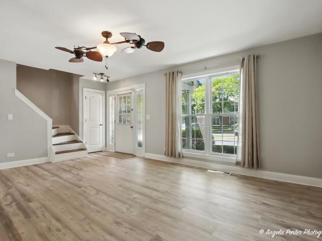 Townhouse for sale in Waukegan