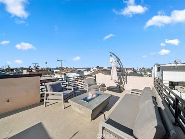 Condo for sale in Corona Del Mar, California