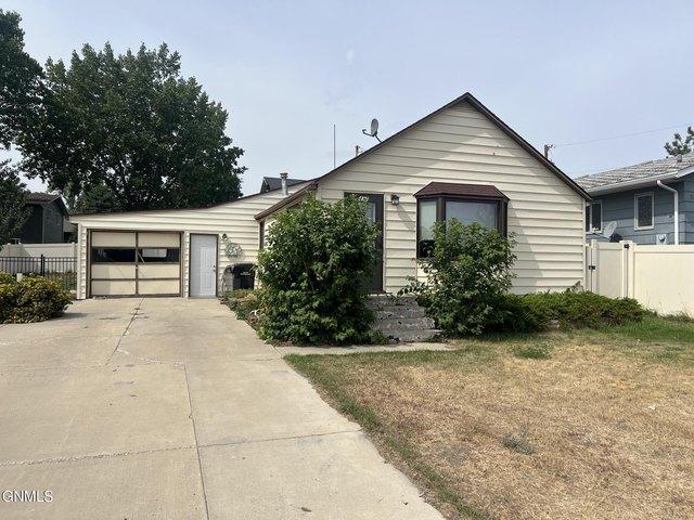 House for sale in Watford City, McKenzie County