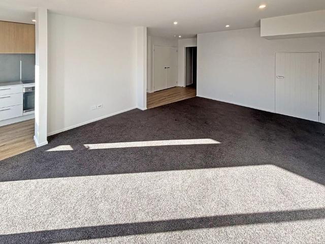 Townhouse for rent in Bryndwr, Canterbury
