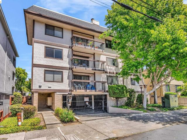 Condo for sale in Albany, California