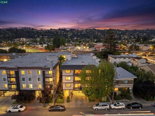 Condo for sale in Albany, California