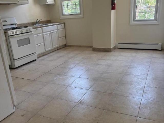 Property for rent in Union Square, Elizabeth