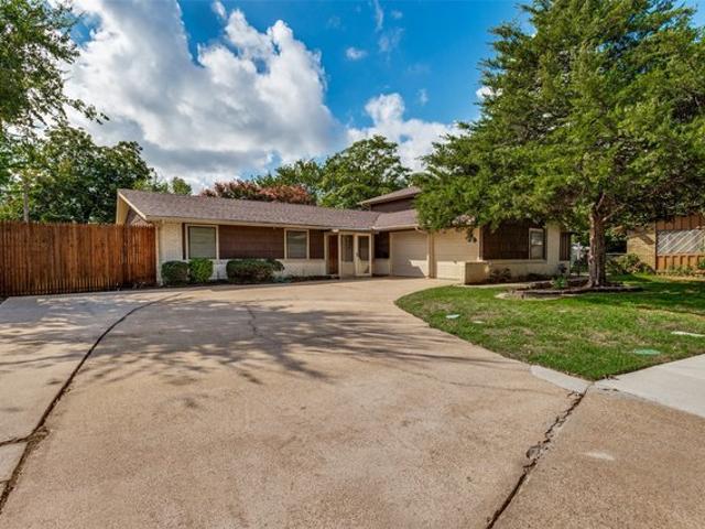 House for sale in Irving, Dallas County