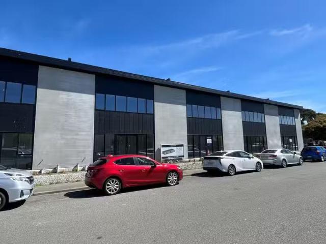 House for sale in Chaslands, Canterbury