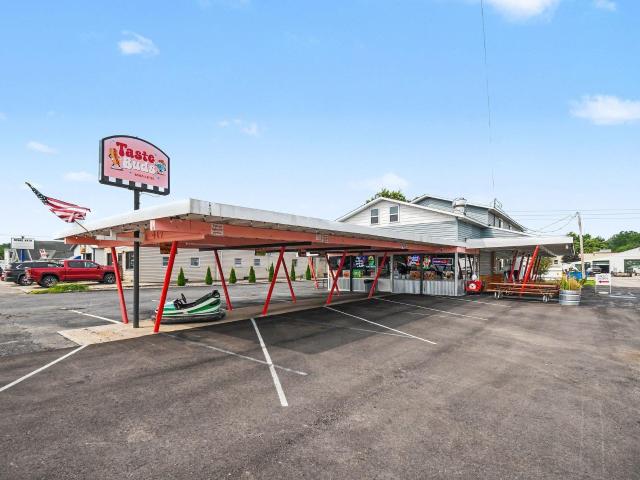 Commercial for sale in Syracuse, Indiana