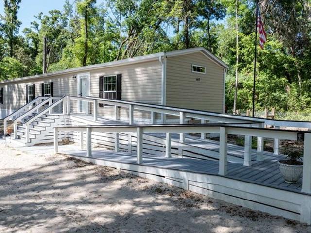 House for sale in Fort White, Florida