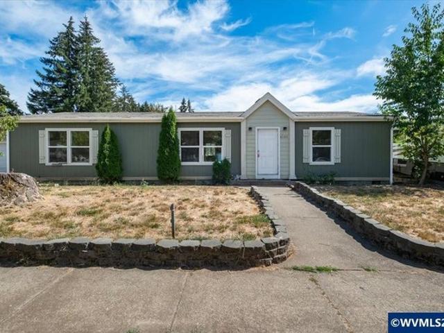 House for sale in Oregonia