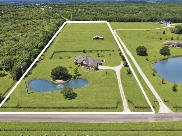 House for sale in Hunt, Texas