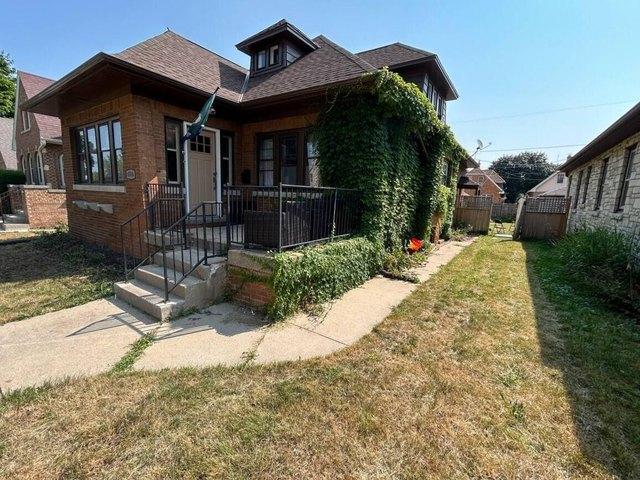 House for sale in Milwaukee, Wisconsin