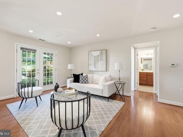 Condo for sale in Arlington, Northampton County