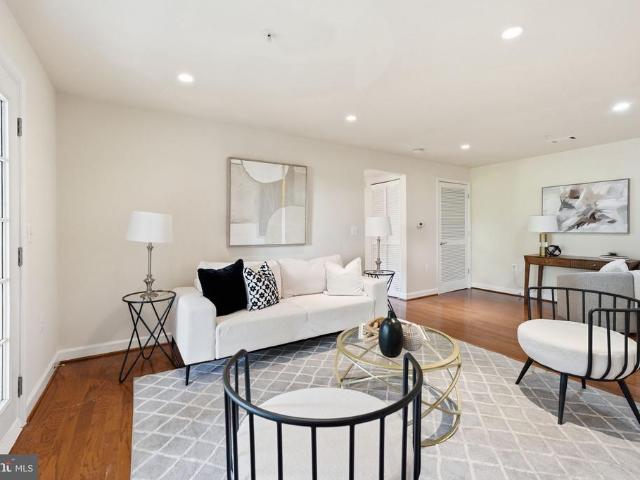 Condo for sale in Douglas Park, Arlington