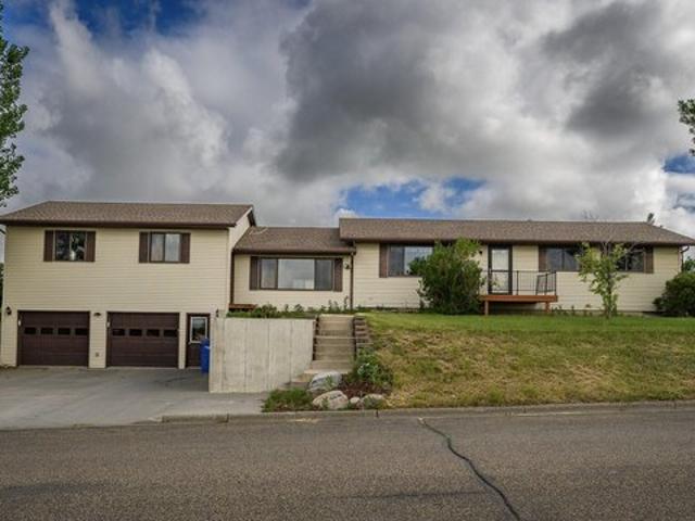 House for sale in Beulah, North Dakota
