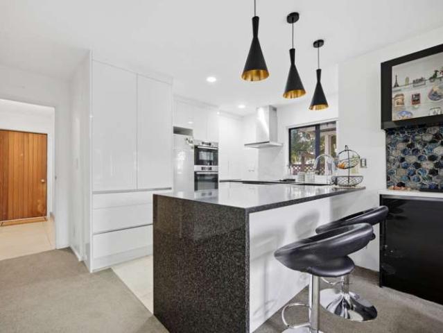 Townhouse for sale in Paremoremo