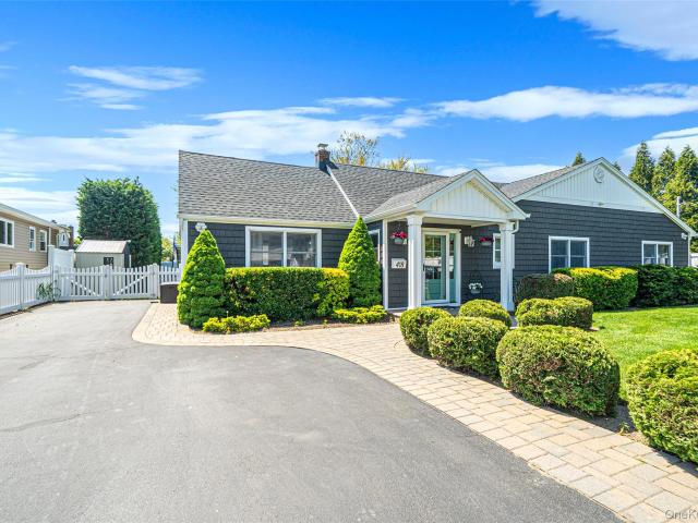 House for sale in Bohemia, New York