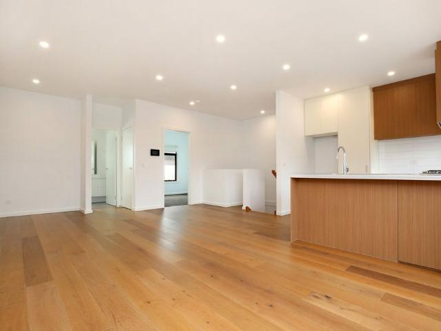 Townhouse for rent in Reservoir, Melbourne