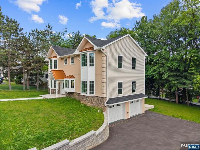 House for sale in Northvale, New Jersey