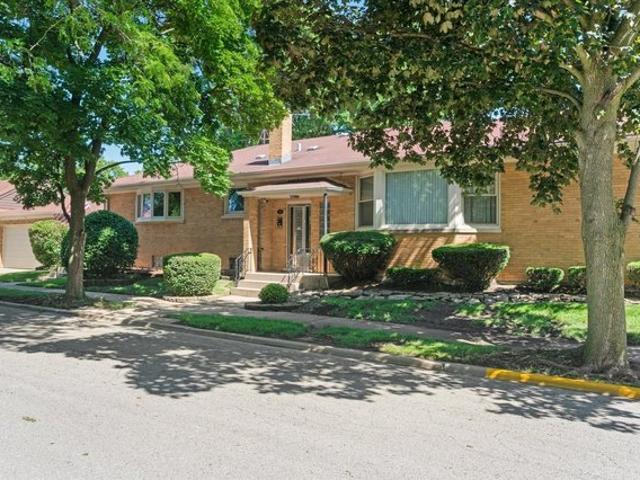 House for sale in Hillside, Illinois